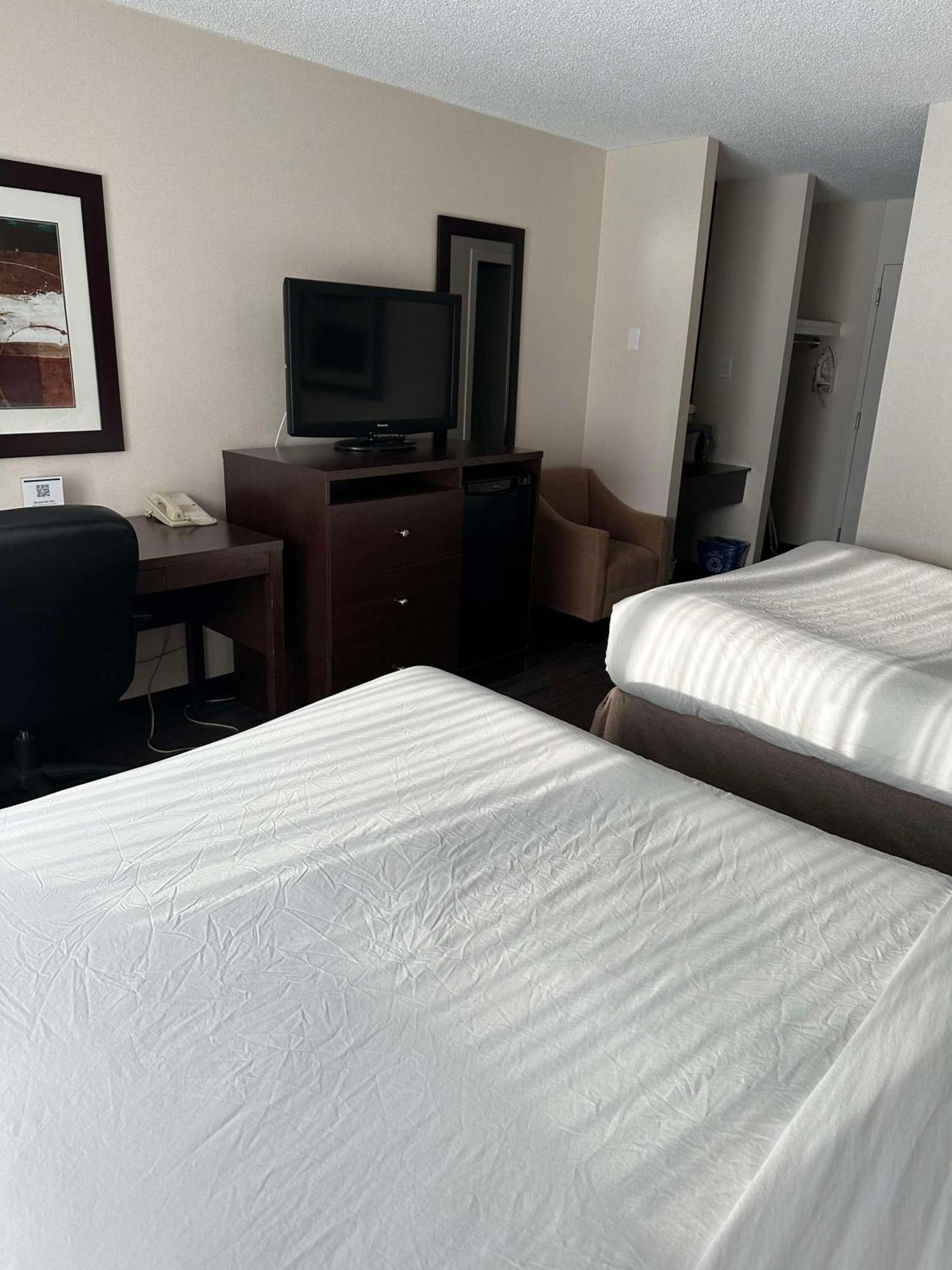 Best Western Cedar Park Inn Edmonton Extérieur photo
