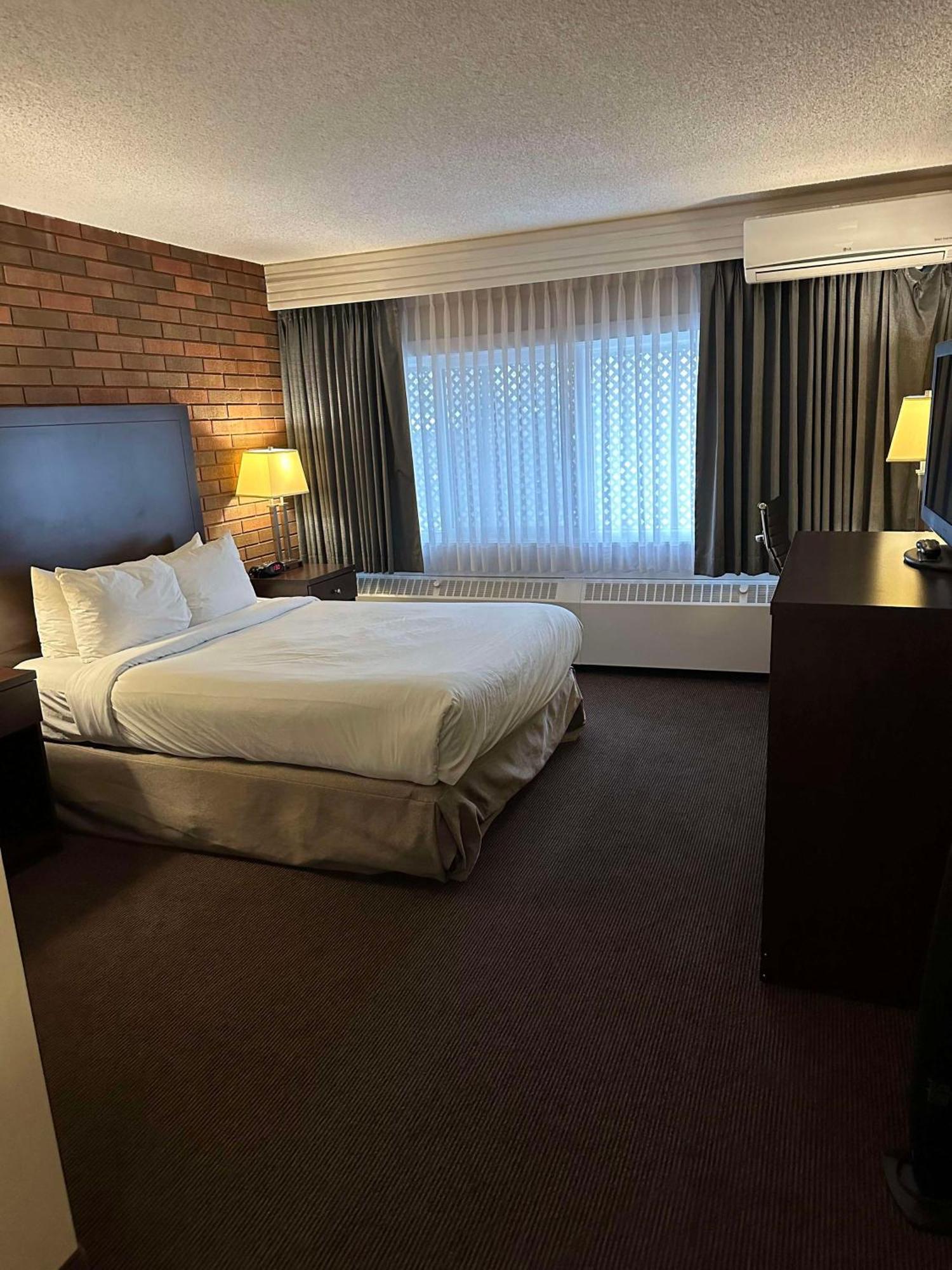 Best Western Cedar Park Inn Edmonton Extérieur photo