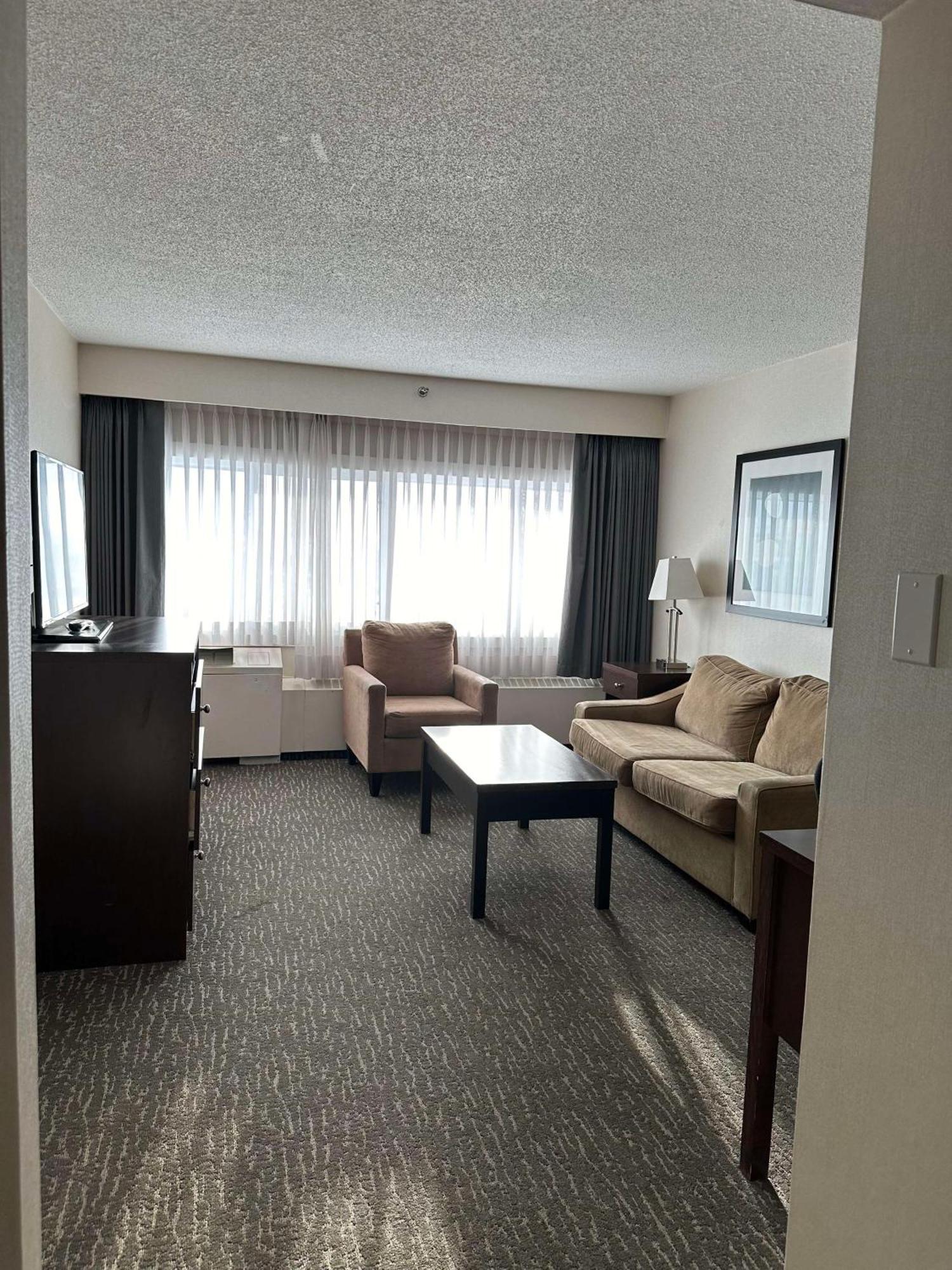 Best Western Cedar Park Inn Edmonton Extérieur photo